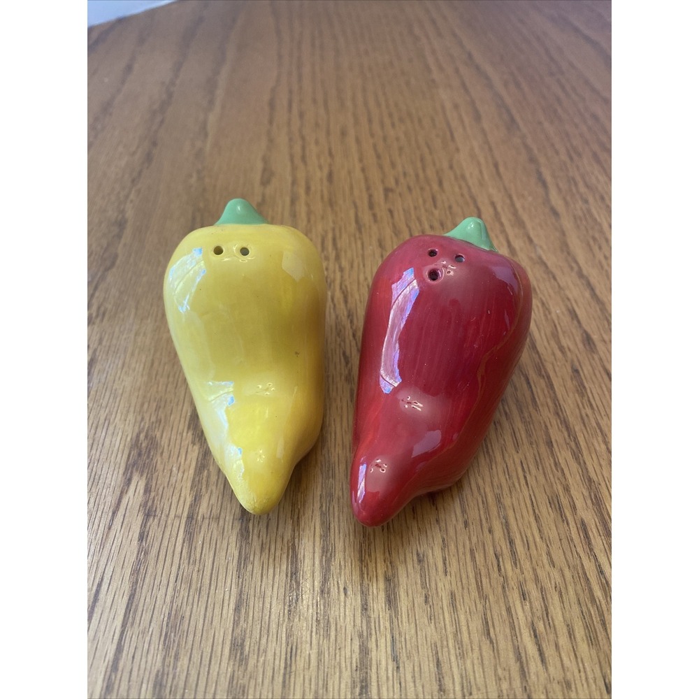Ceramic Chili Pepper Salt and Pepper Shakers Red Yellow 3"